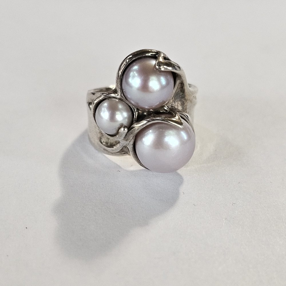 Modernist Designer Cultured Pearl Ring in Sterling Silver Size 6!